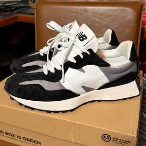 New Balance 327 Running Shoe in men’s size 12.  Like New worn 1 time